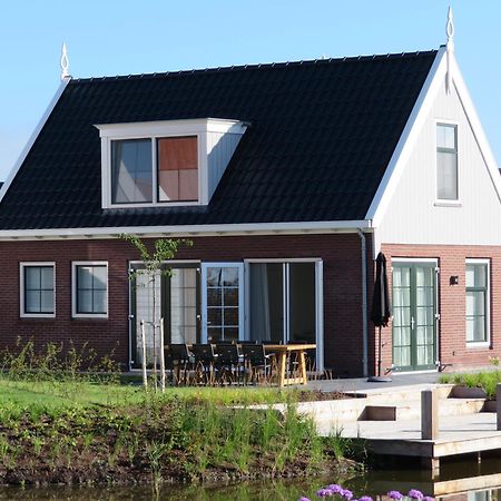 Luxurious Water Villa Uitdam Bagian luar foto