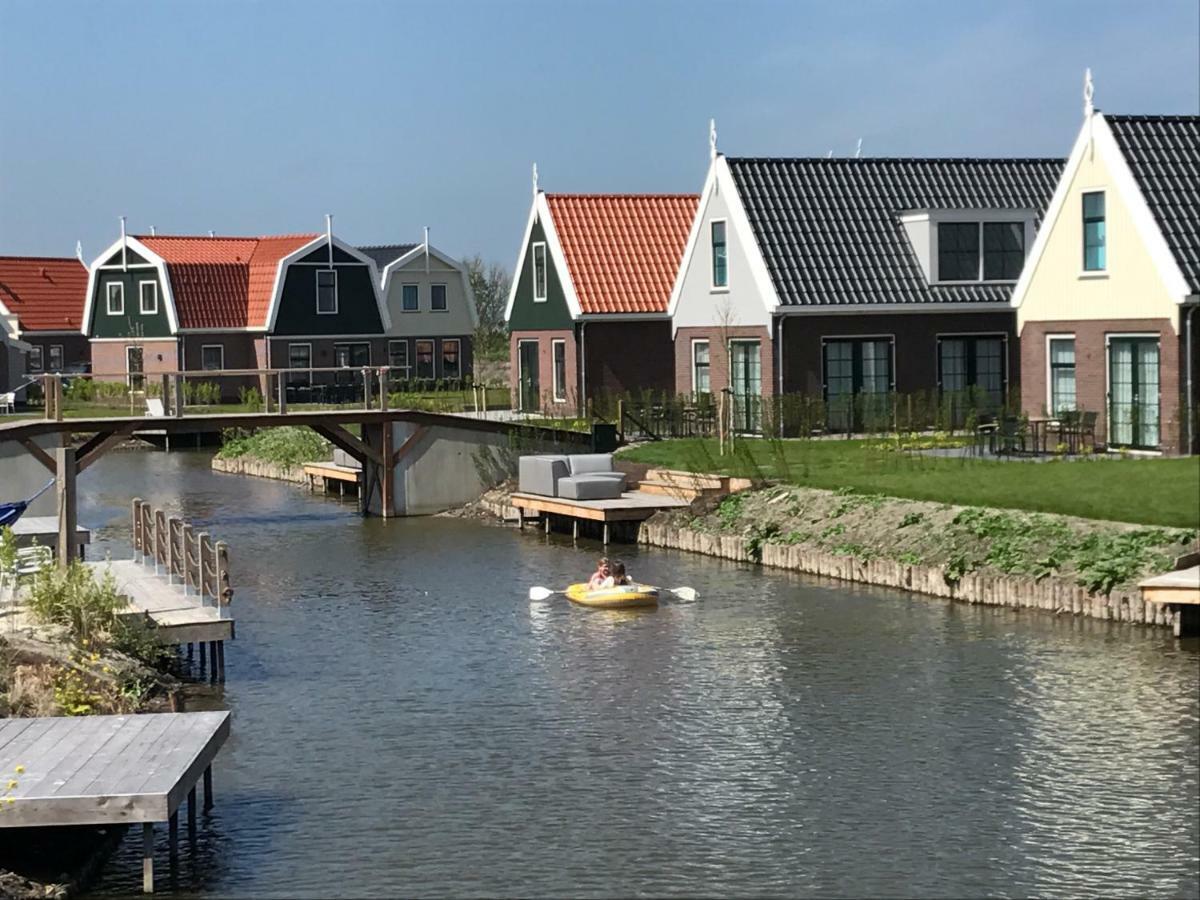 Luxurious Water Villa Uitdam Bagian luar foto